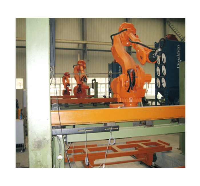 汽車縱梁、加強梁機器人等離子切割生產(chǎn)線